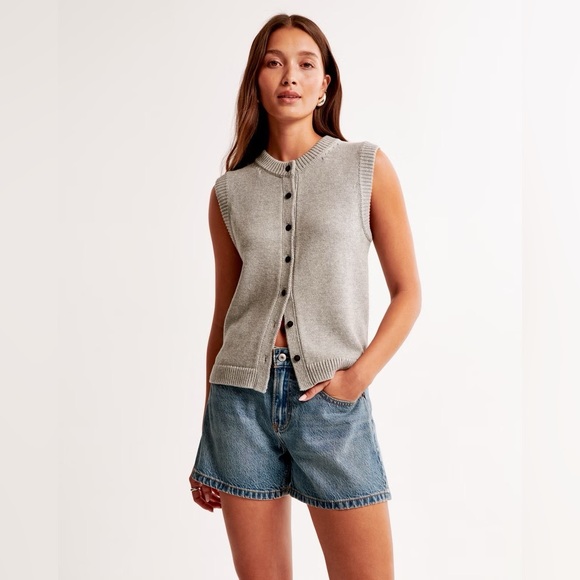 NWT - A&F Low Rise Baggy Short - Picture 8 of 10